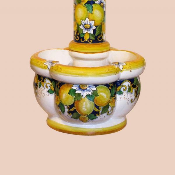 FOUNTAIN WITH BASIN. TOTAL HEIGHT CM.100